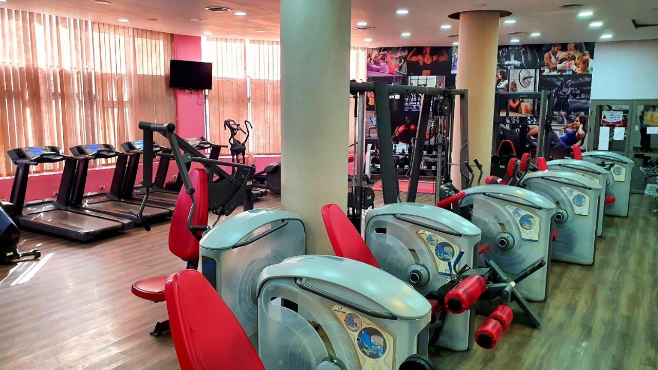 Jewel Sport City And Aqua Park El El Cairo Exterior foto The gym at the hotel