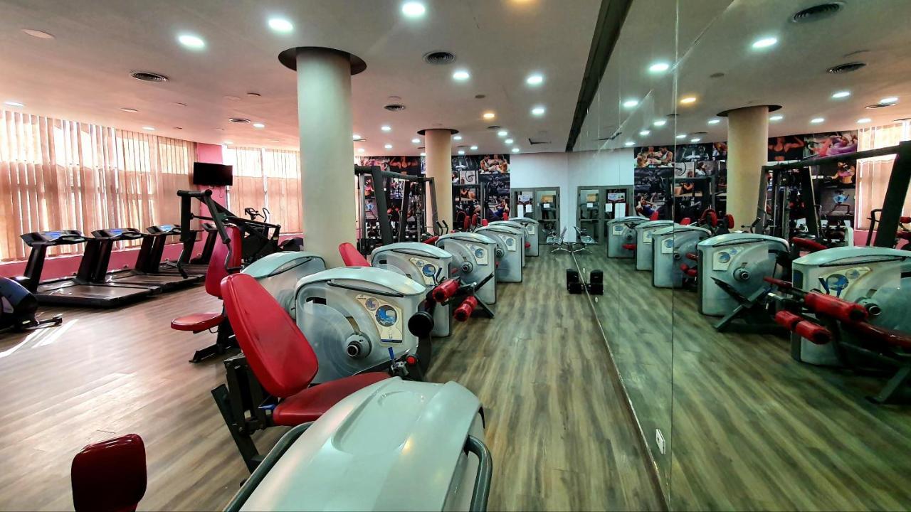 Jewel Sport City And Aqua Park El El Cairo Exterior foto The gym at the hotel